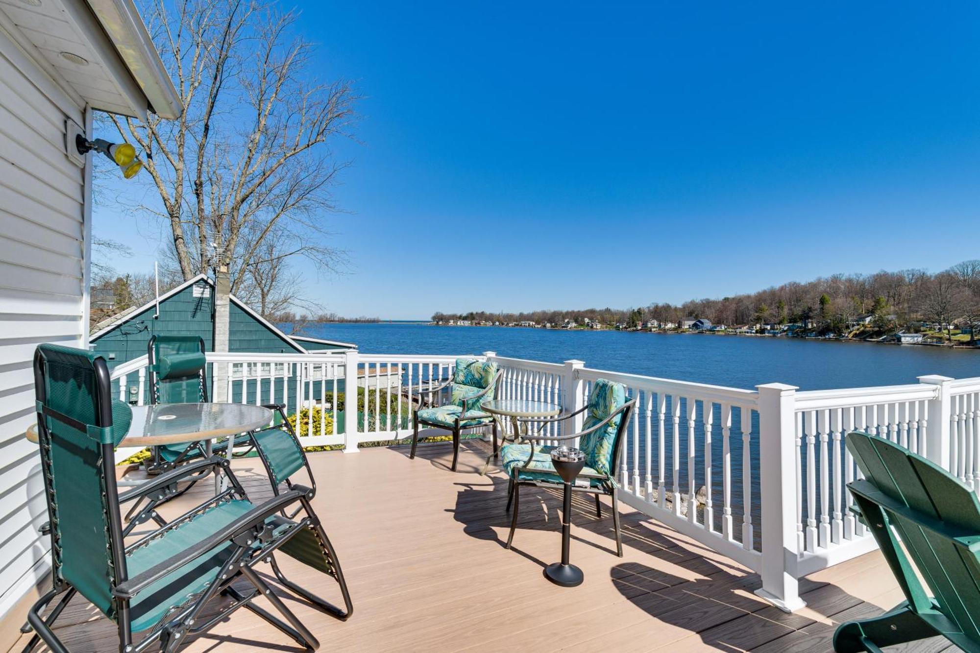 Waterfront Wolcott Vacation Rental With Deck And Views Екстер'єр фото