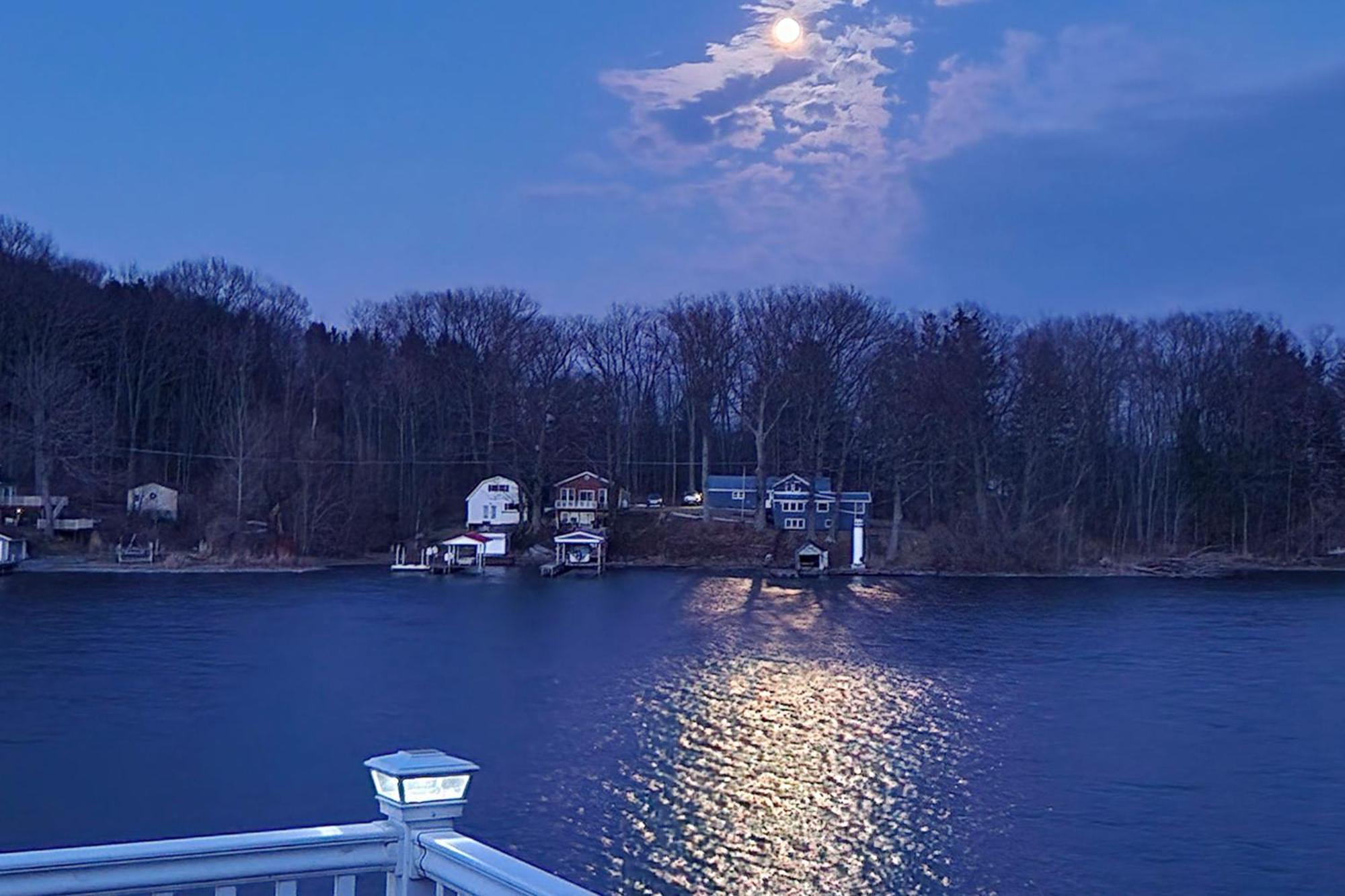 Waterfront Wolcott Vacation Rental With Deck And Views Екстер'єр фото